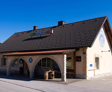 Unser Lokal ist seit rund 20 Jahren bis über die Grenzen von Markersdorf hinaus für echte und ehrliche Italienküche bekannt.